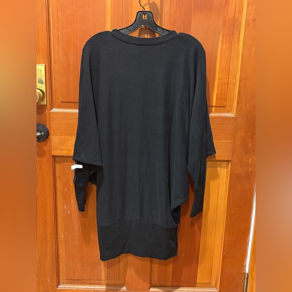 Go Couture Black V Neck Dolman Sleeve Pullover - NEW - Picture 10 of 10